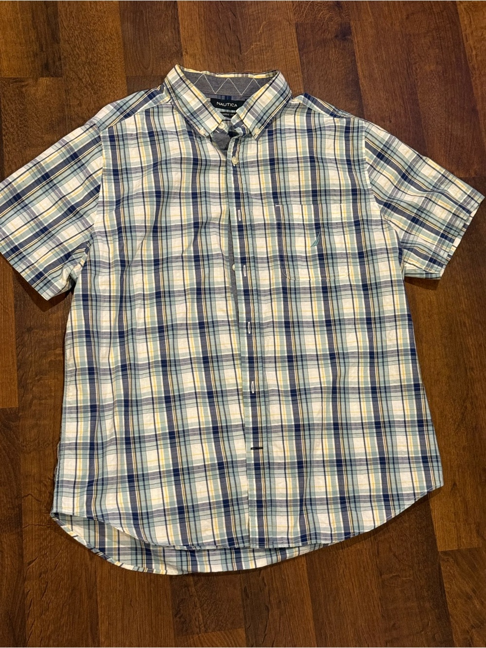 Nautica men’s Classic Fit plaid button up shirt (size LARGE)
